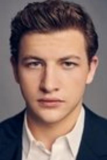 Tye Sheridan isOllie Cross