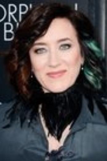 Maria Doyle Kennedy isPeggy Nottingham
