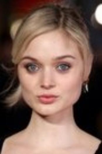 Bella Heathcote isLeila