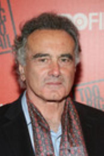 Dan Hedaya isGeneral Perez