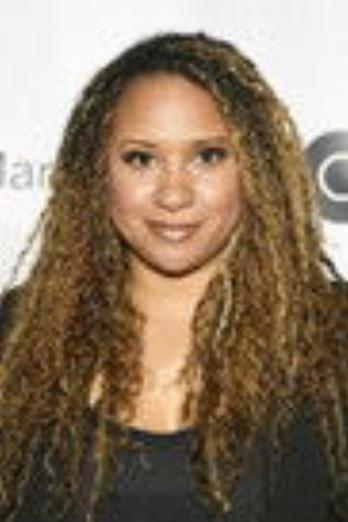 Tracie Thoms isLily