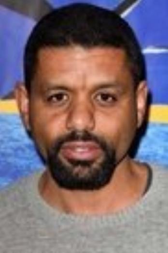 Youssef Hajdi isHakim