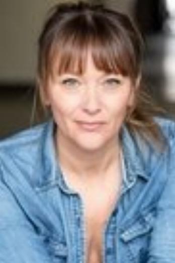 Nathalie Dodivers isCécile Milik