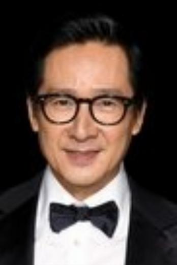 Ke Huy Quan isDr. Amherst / P.C (głos)