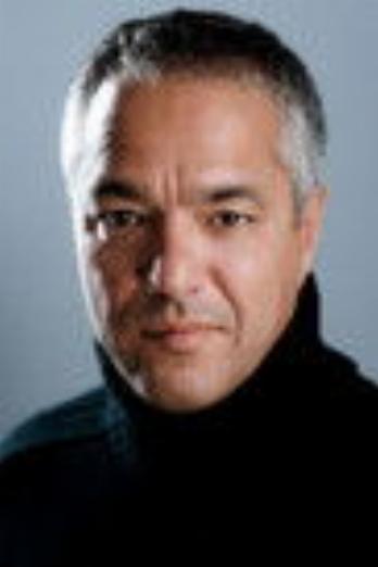 Charles Rettinghaus isWolfgang Voss (głos)