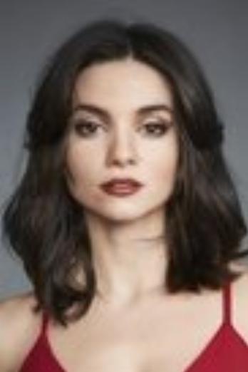 Lauren LaVera isSienna Shaw