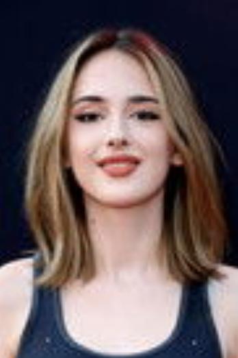 Julia Butters isReggie Fabelman