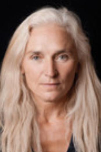 Olwen Fouéré isMa Reynolds