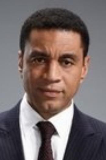 Harry Lennix isCommander Lock
