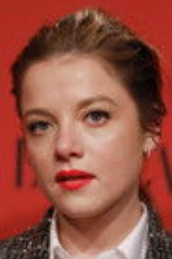 Jella Haase isHelvi (głos)