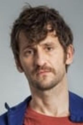 Raúl Arévalo isSpanish Priest (Bernardo)