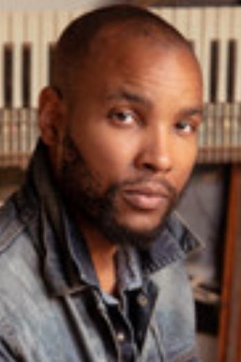 Alani iLongwe isJohn