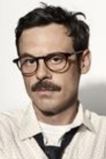 Scoot McNairy isJoseph Primm