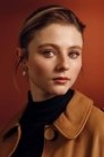 Thomasin McKenzie isEileen Dunlop