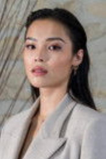 Julie Chen isPrincesse Fu Yi