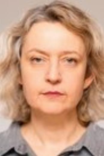 Lucy Briers isDr Kerri Weaver