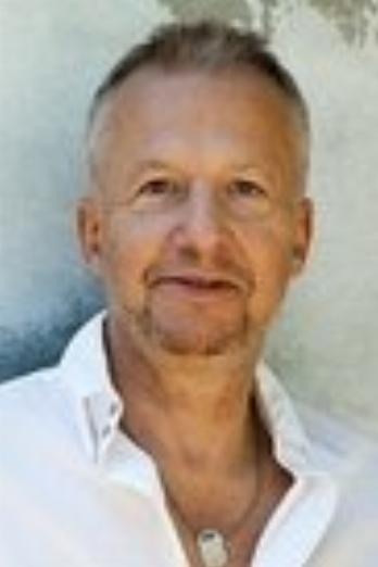 Bogusław Linda isKonstanty 'Bruno' Brusicki