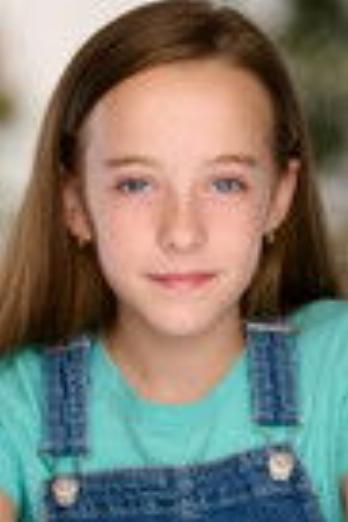 Ava Weiss isNikki Lopez (9 Years Old)