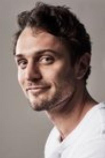 Colin Woodell isBuzz Aldrin