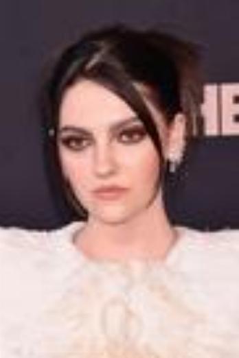 Emily Carey isVirginia Otis (głos)