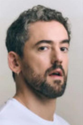 Luis Gerardo Méndez isAngel Vergara