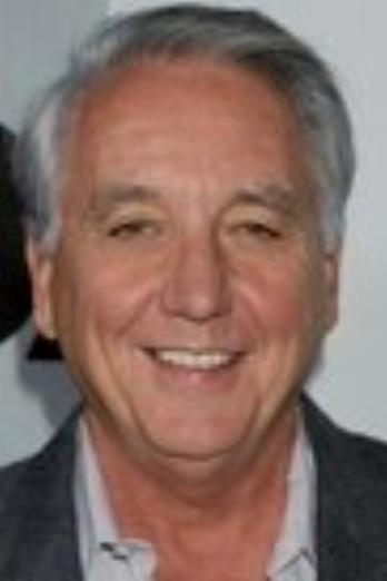 Bob Gunton isWarden Norton