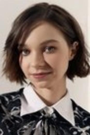 Emma Myers isNatalie