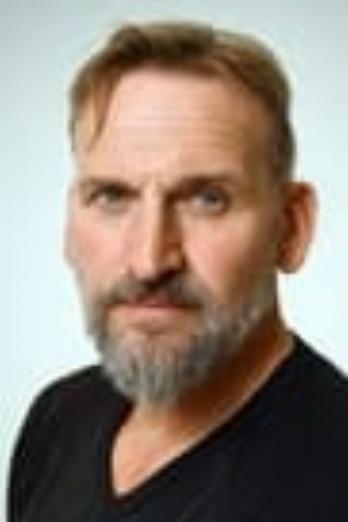 Christopher Eccleston isMalekith