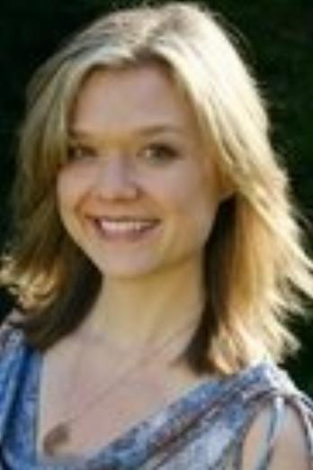 Ariana Richards isLex