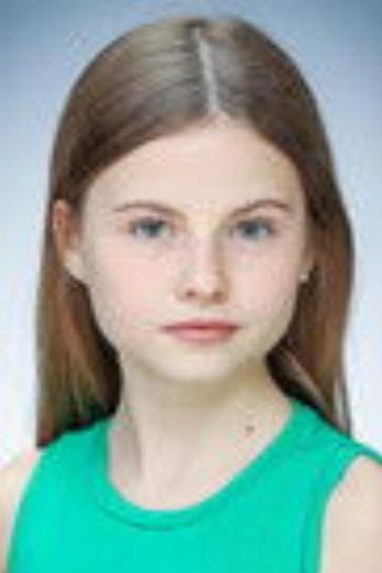 Sienna Sayer isCharlie Beccles (głos)