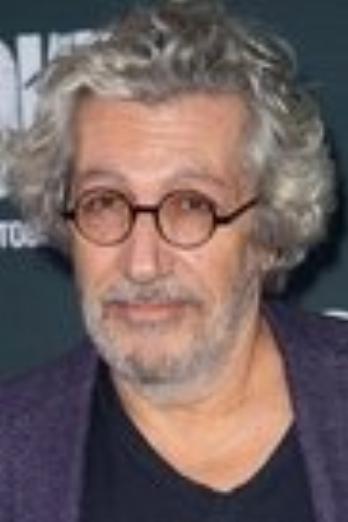 Alain Chabat isJules César