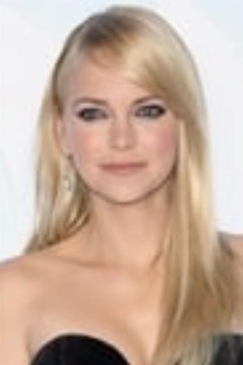 Anna Faris isNancy