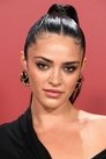 Luna Blaise isTeresa Delgado