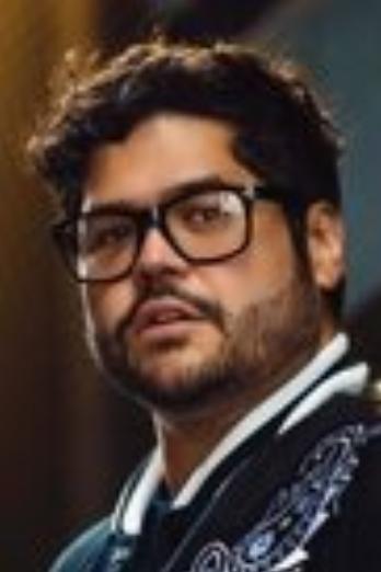 Harvey Guillén isOdie (głos)