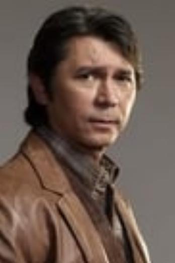 Lou Diamond Phillips isDr. Aranda