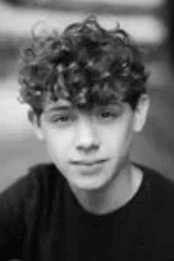 Ethan Rouse isHenry Jr. (Teen)