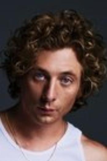 Jeremy Allen White isKerry Von Erich