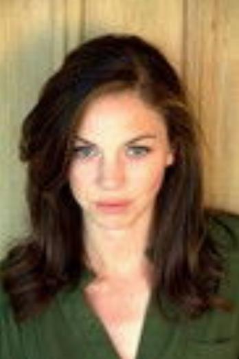 Stephanie Honoré isMechanic's Girlfriend